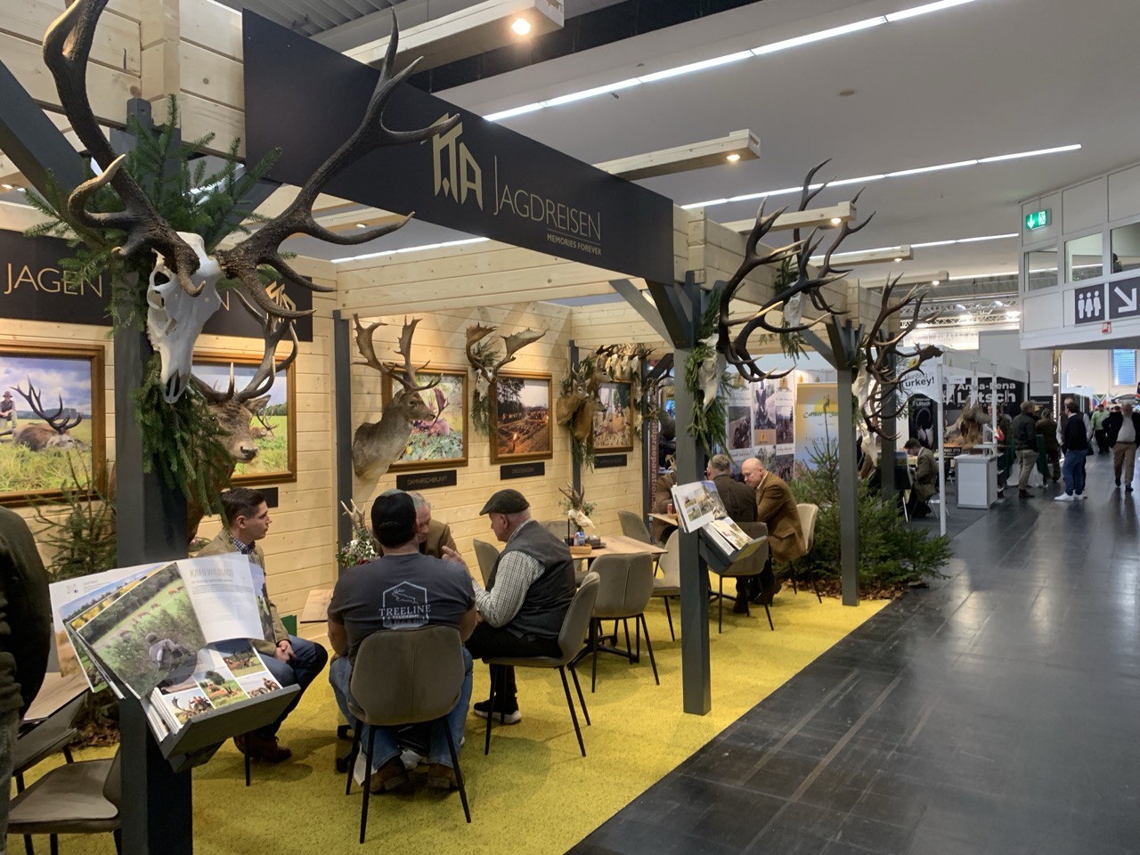 Planning hunting season at the Dortmund hunting show in Germany 2025