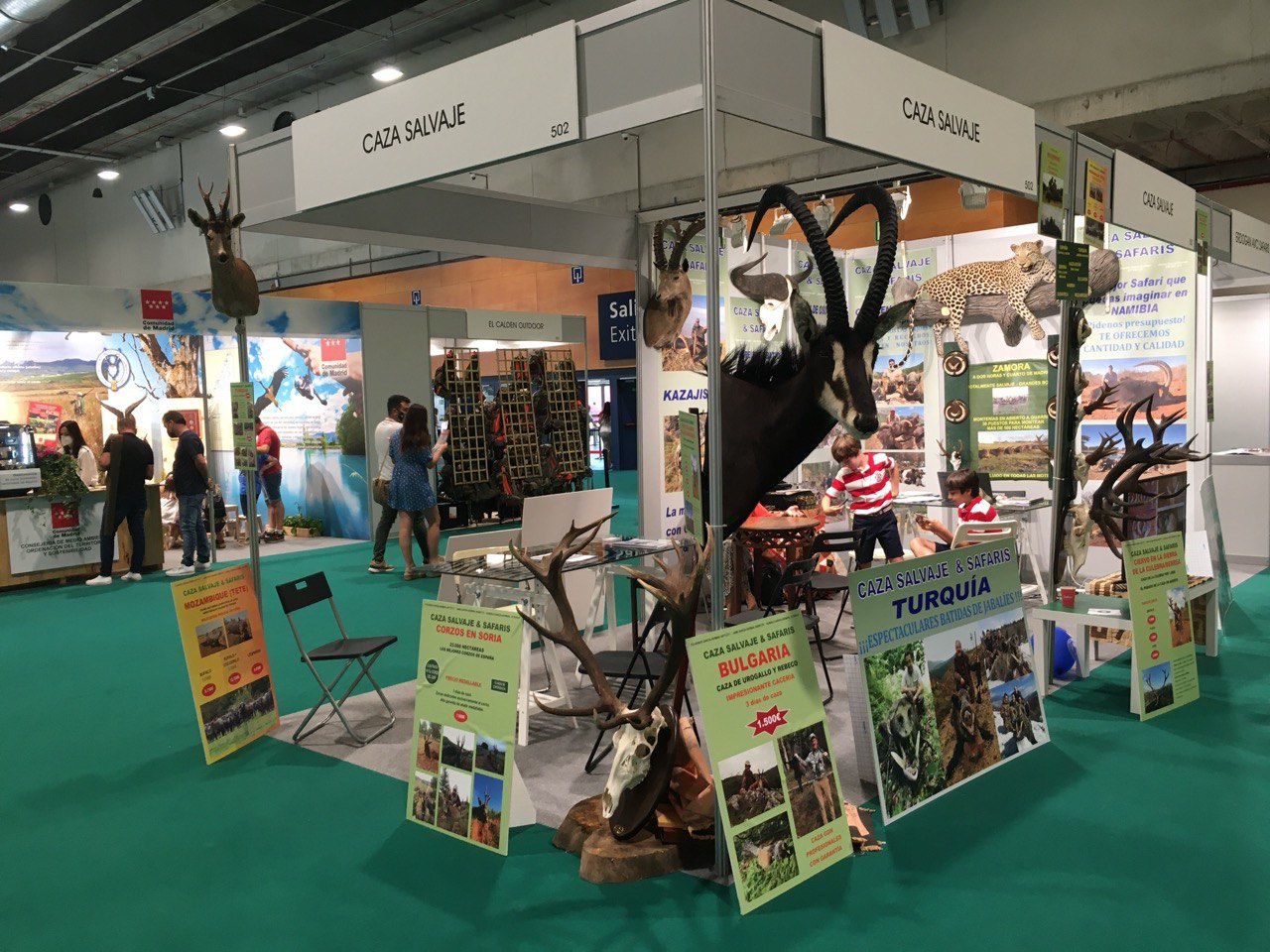 A look at the hunting and safari options available at the fair (Caza Slavaje), Cinegetics 2025.