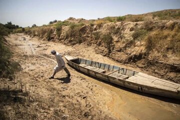 Fire Breaks Out in Hawr al-Azim Wetland, But Remains Outside Designated Areas